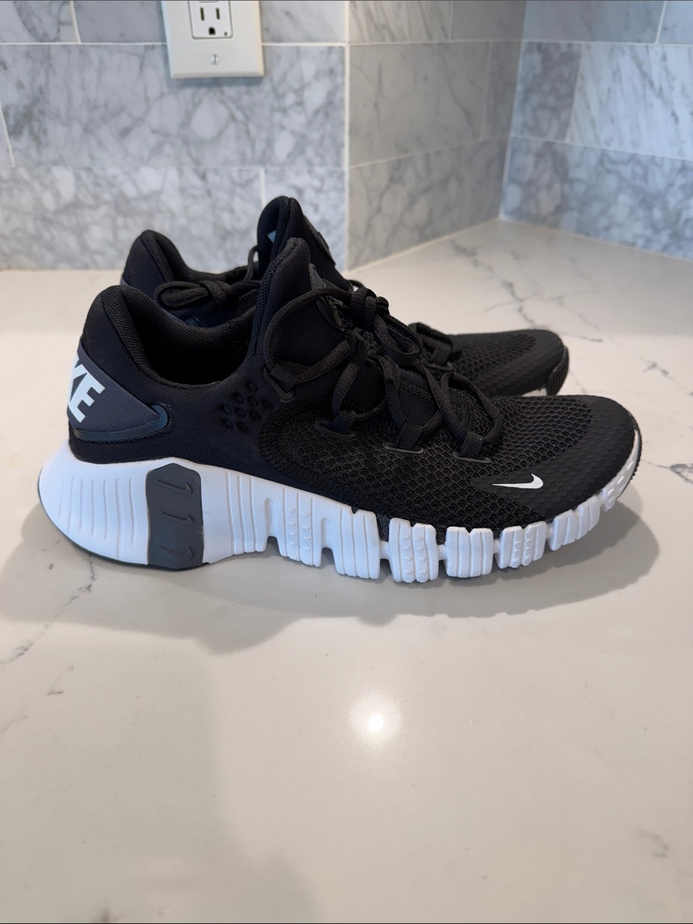 Nike Free Metcon 4s in Black/White -NEW